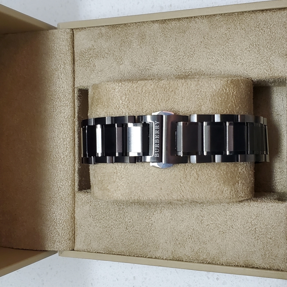 Men's Burberry Watch - Picture 4 of 5